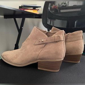 Old Navy Booties Size 9 Brand New